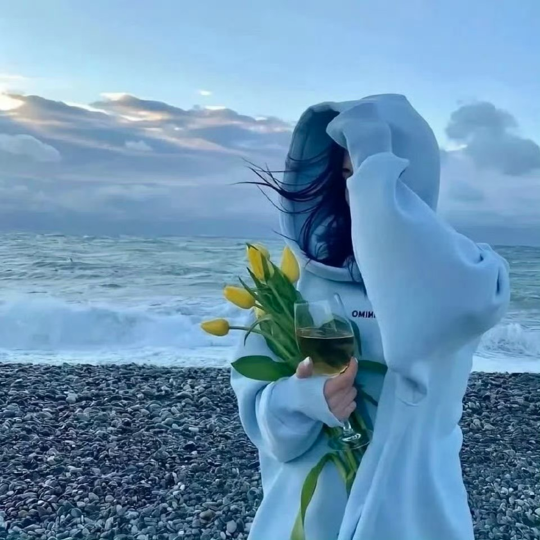 隔壁贝贝海报