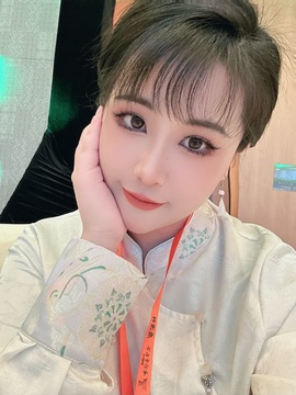 茶茶幸运星主播照片