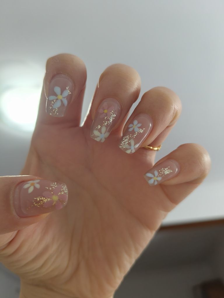 爱编绳的美女主播图片