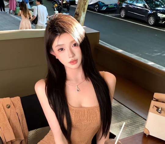萌新静静..海报