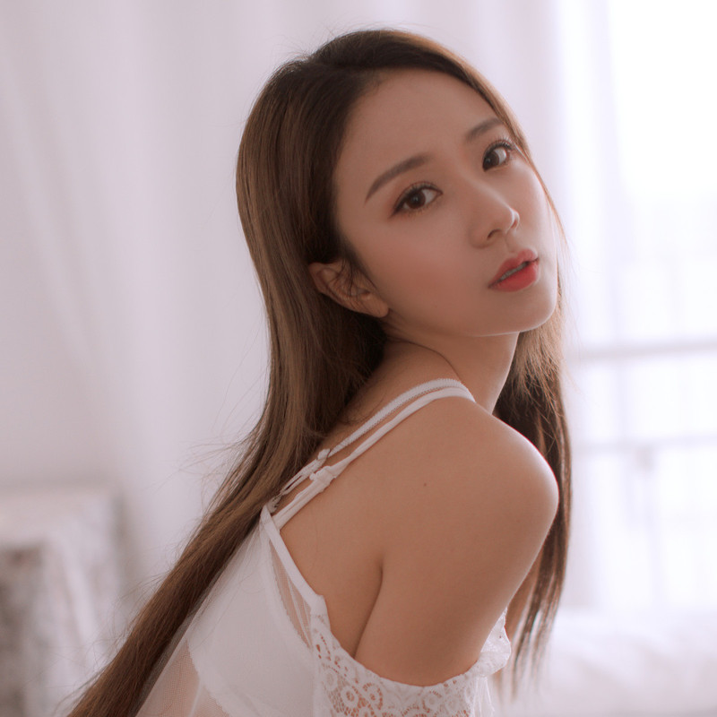 蜜白桃🍑的主播海报