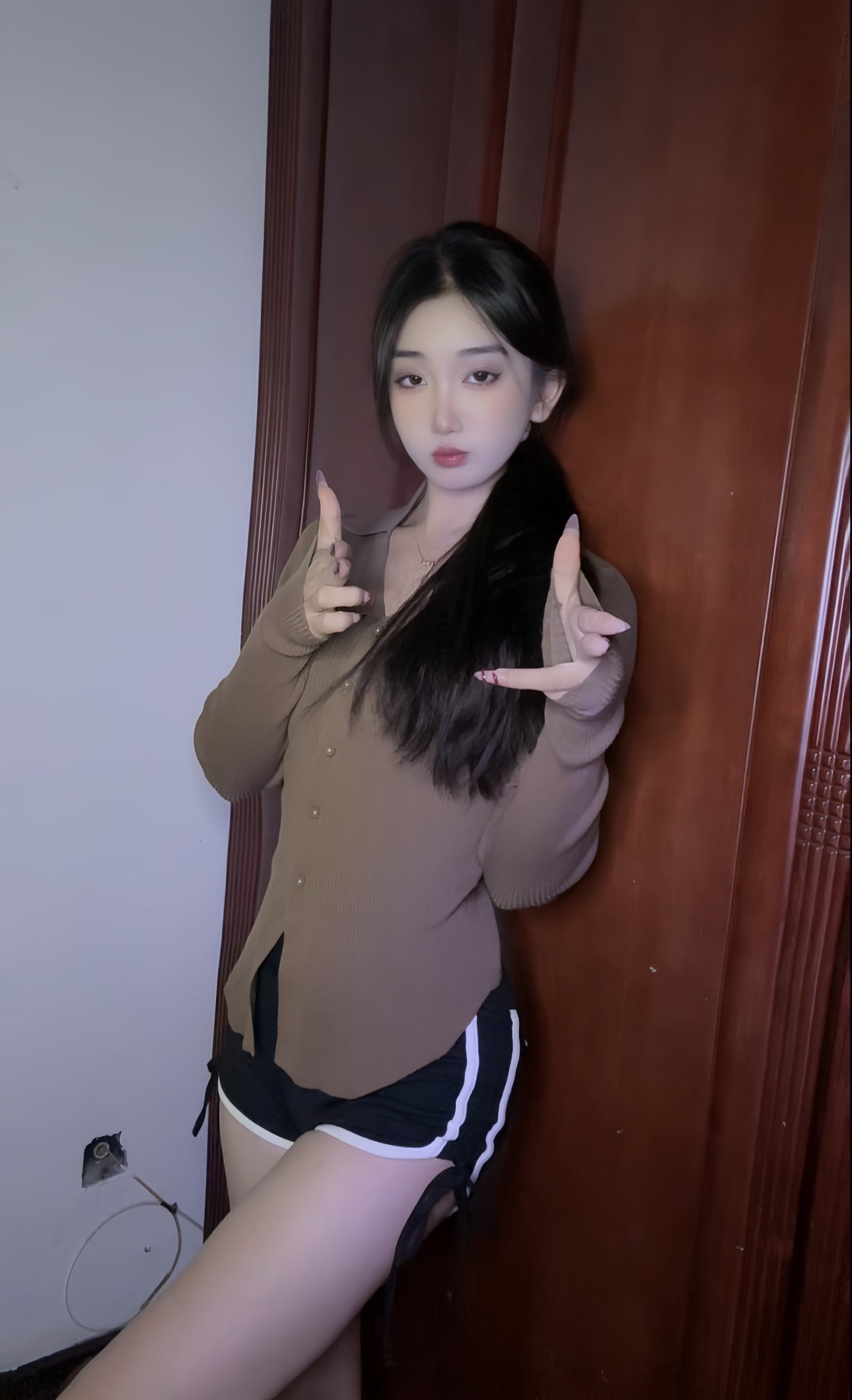 米娜-休息嘍主播圖片
