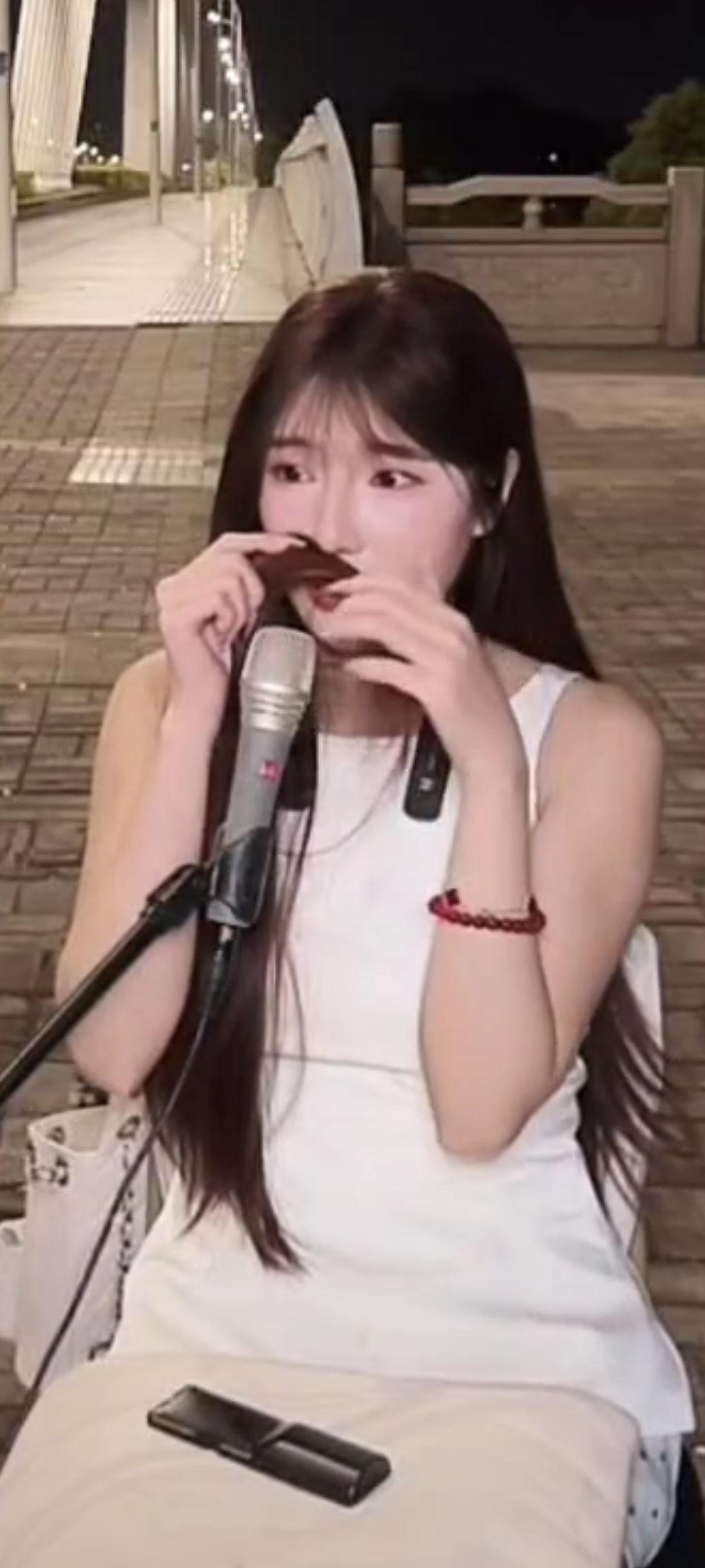 二两桃花醉今生主播图片