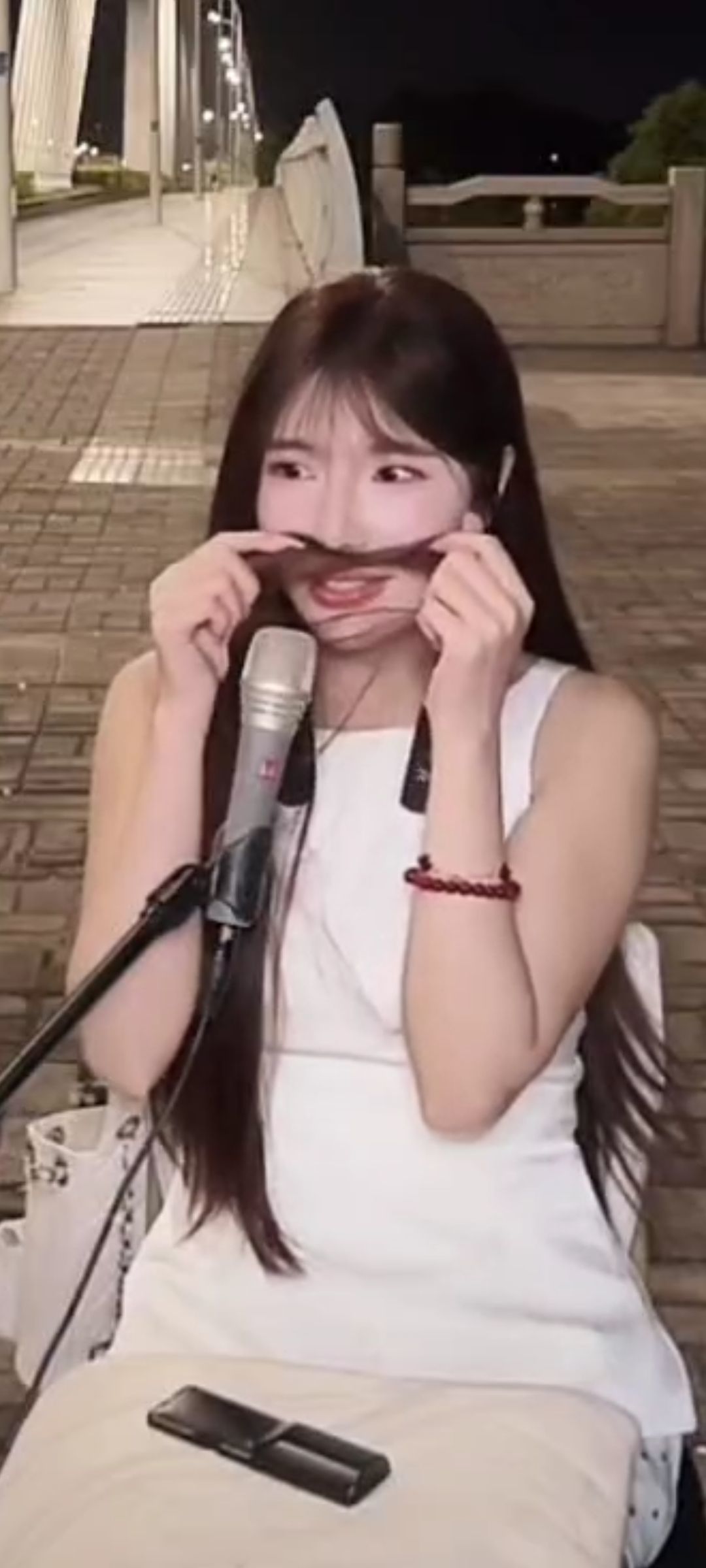 二两桃花醉今生主播图片