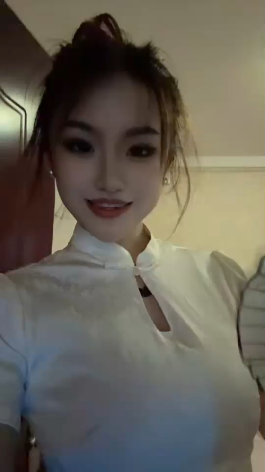 风华正茂，当然要落落