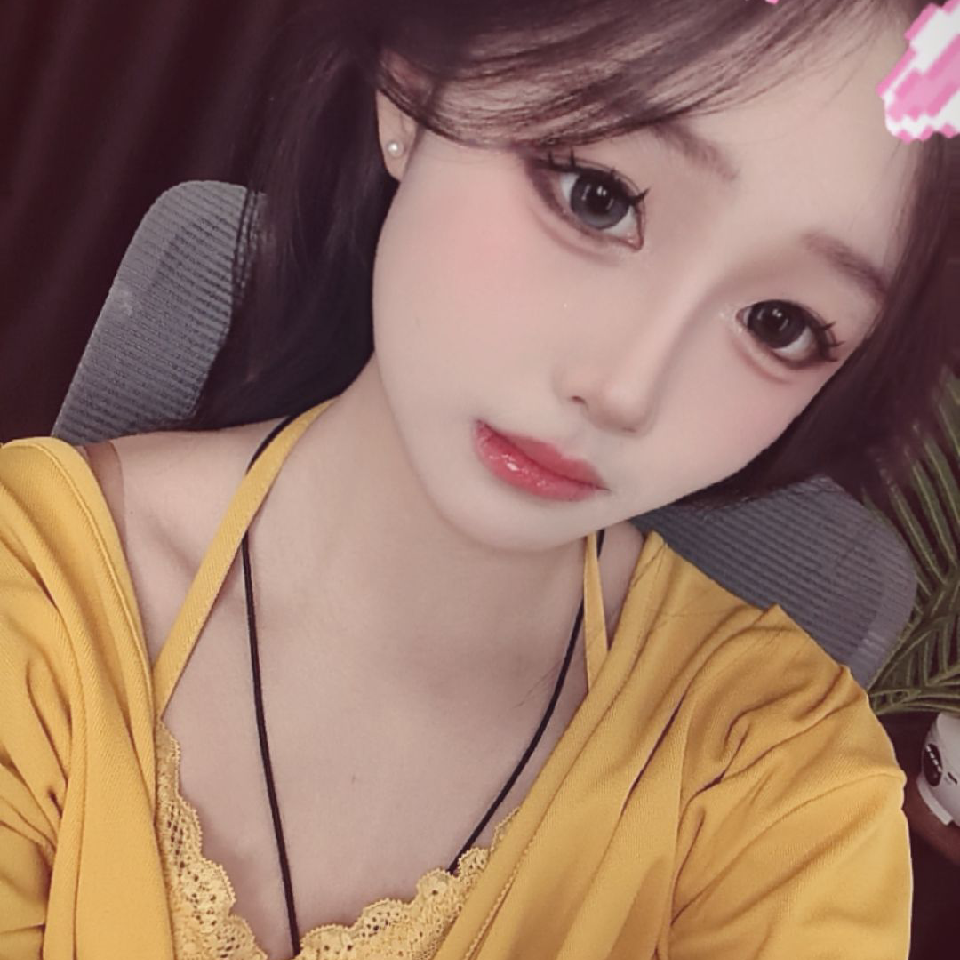 诗怡🐰海报