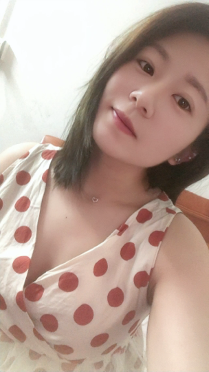 东方一凝海报