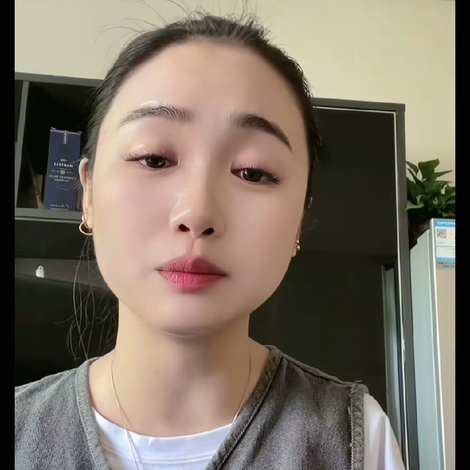 佩佩直播海报