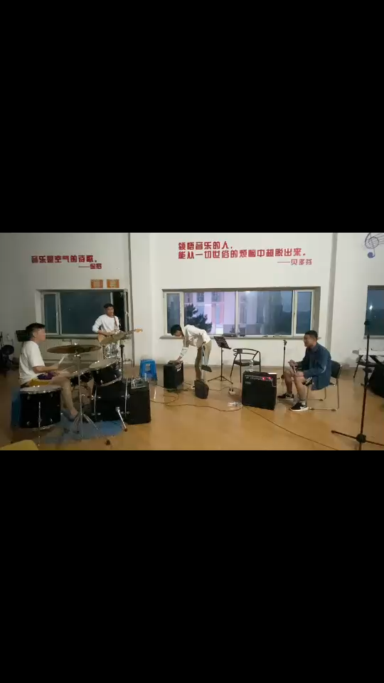 大裤衩乐队解散4周年