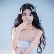 孟悠、海报