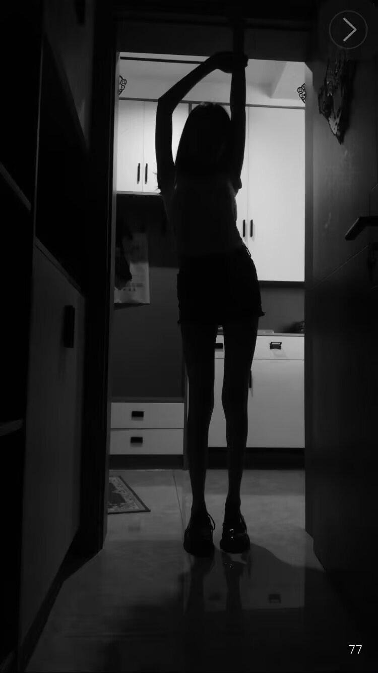 琪琪睡不饱主播图片