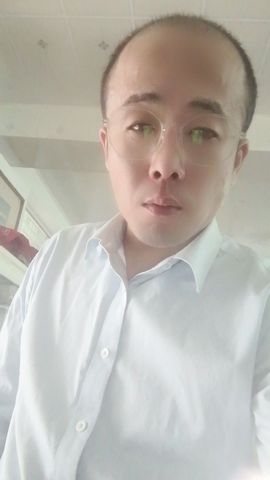 鄙人扣铁毛主播照片