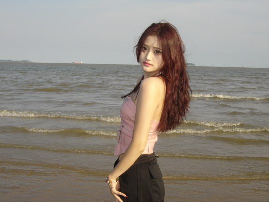萌新糯糯^_^海报