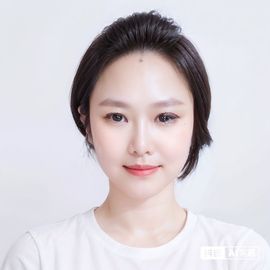 伊伊摸摸哒主播照片