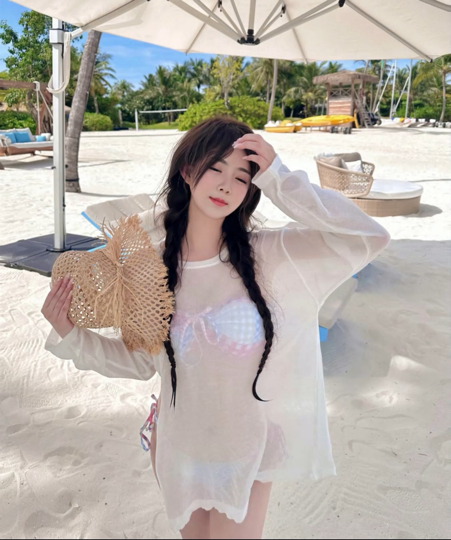 姗姗闪闪🎀休海报