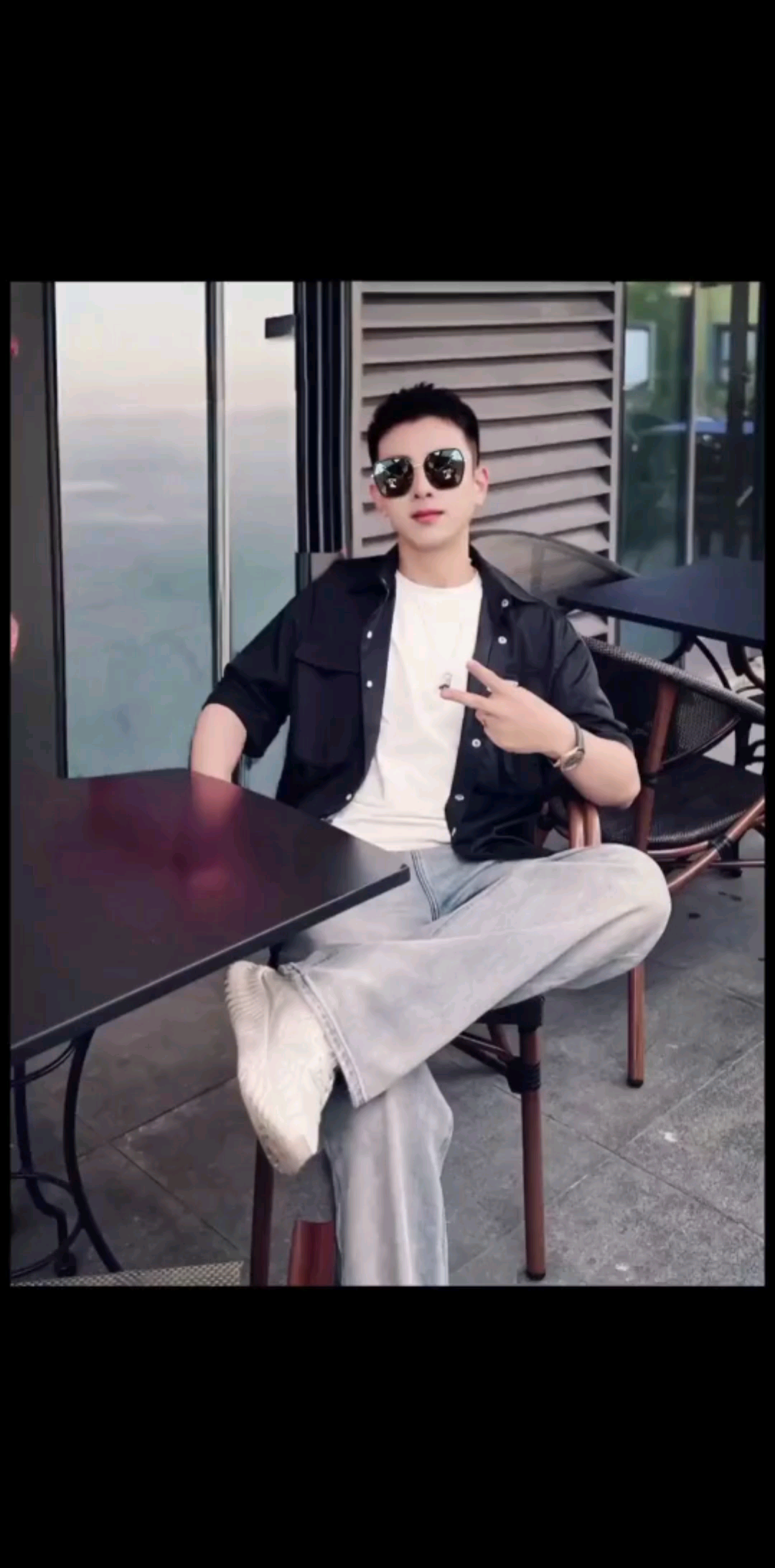 早就不是年少轻狂的男