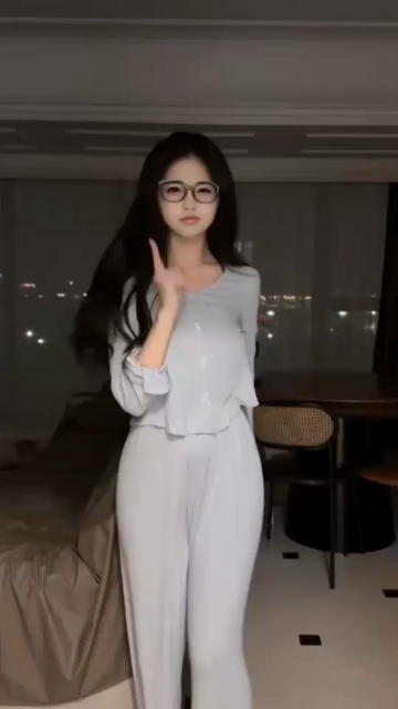 /窃笑