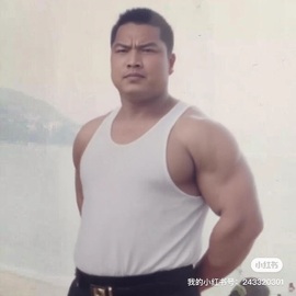 荣哥识玉主播照片