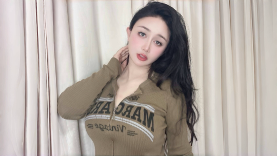苏酥吖海报