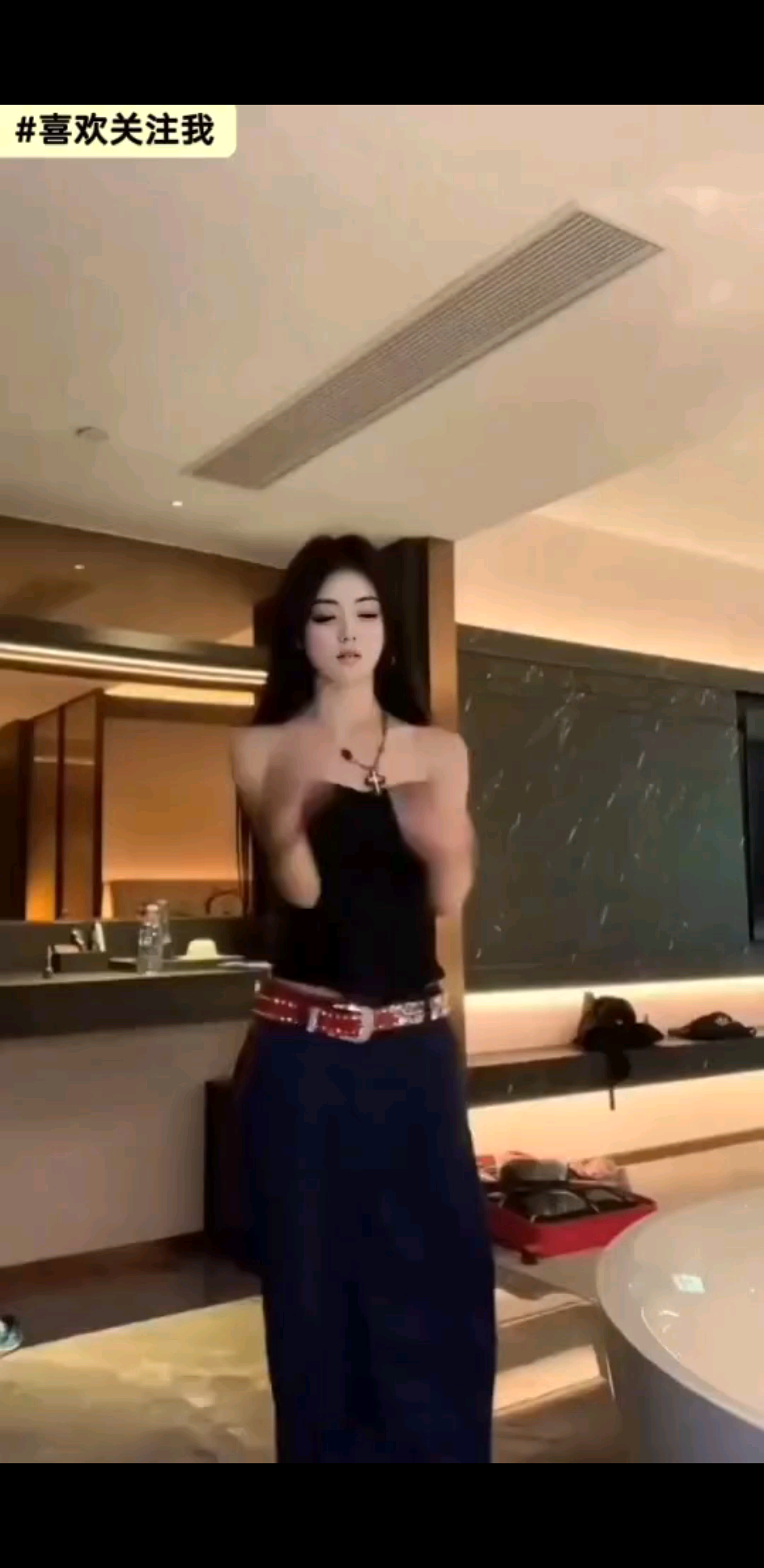 不上班就穷，一上班又