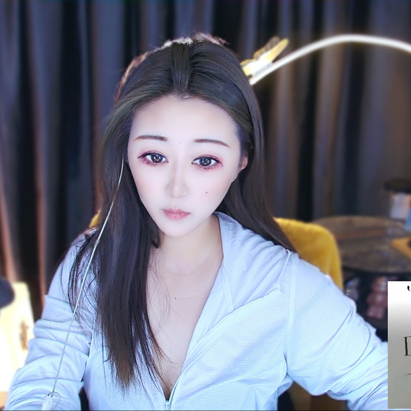 是誰的雙兒吖的主播海報(bào)