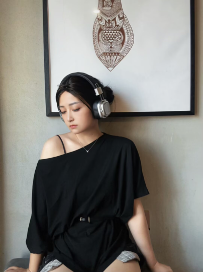 堇一🎧海报