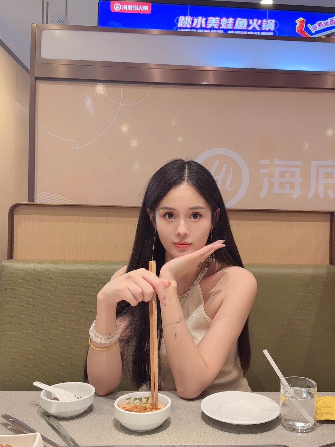灵儿、唱歌滴的图片
