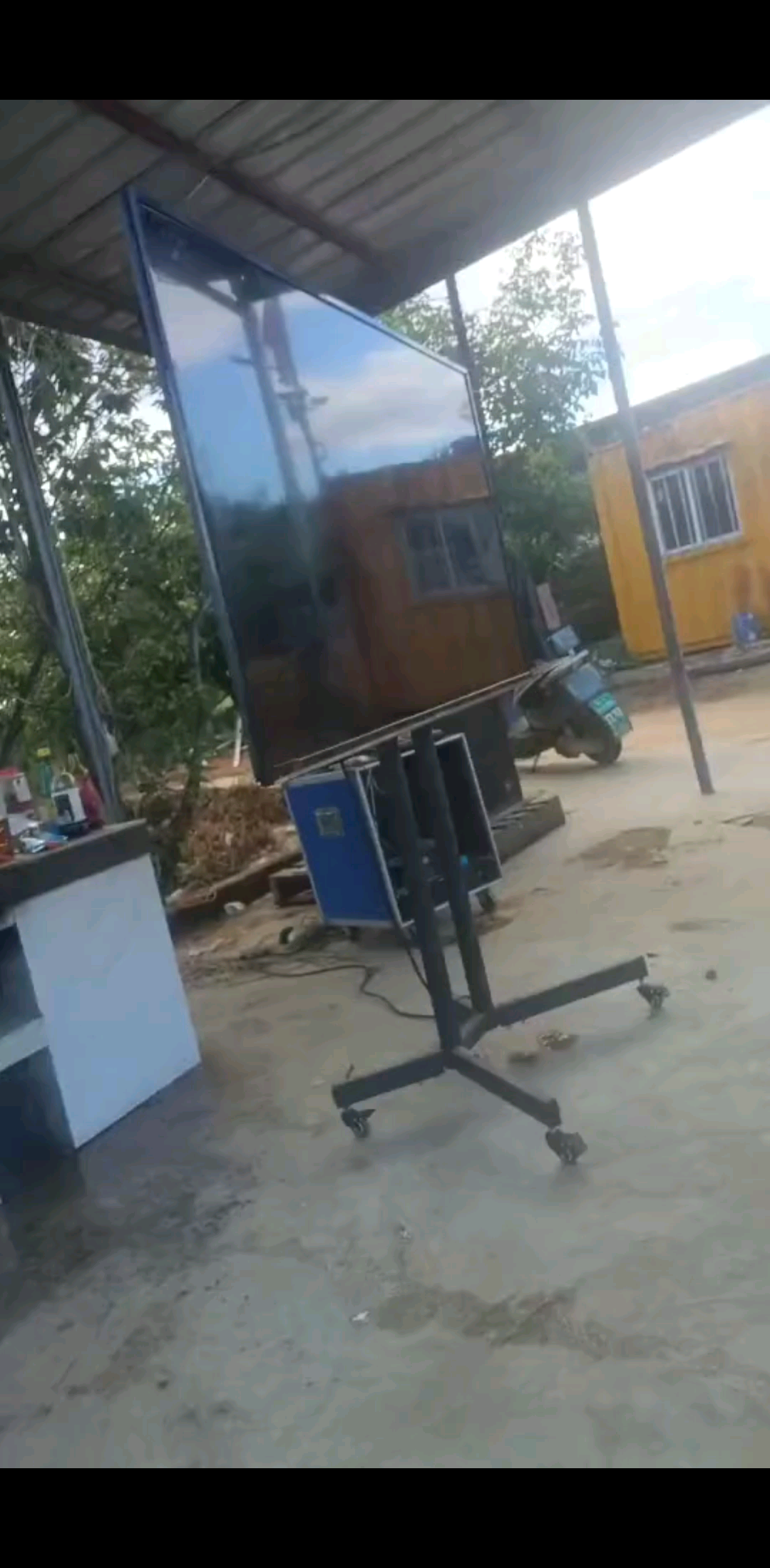 热死了