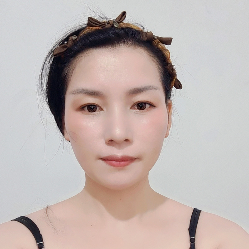 陌念nian海报