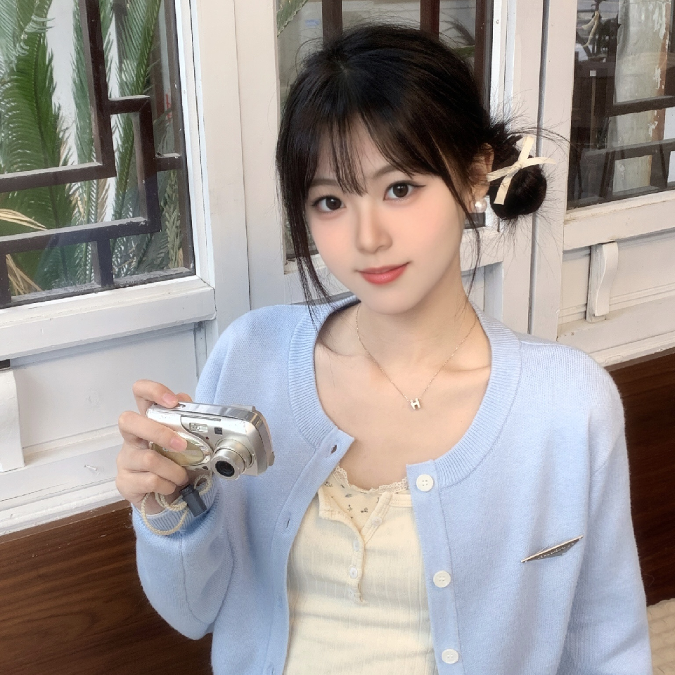 呆呆🌸海报