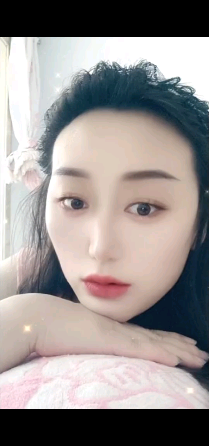 /窃笑/害羞