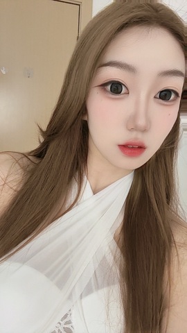 新人其儿的图片