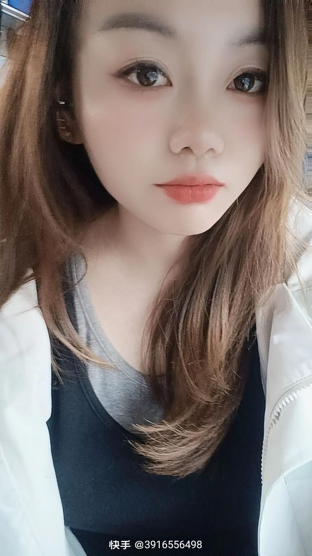 看韩剧的戴胜鸟ぃ的图片