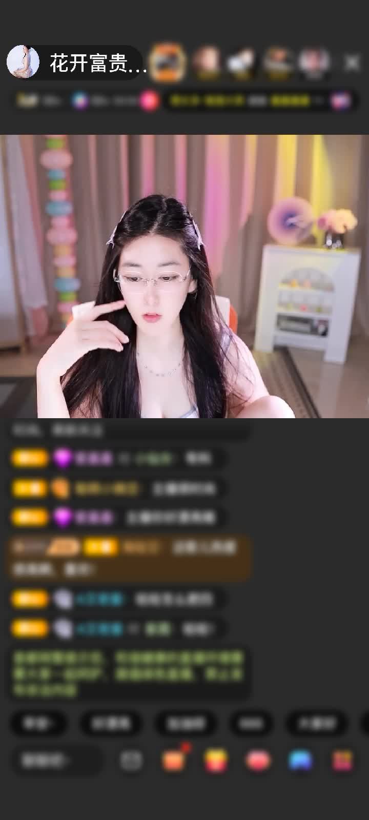 我不贪心要很多幸运 只希望努力每一步都能被岁月悄悄托住