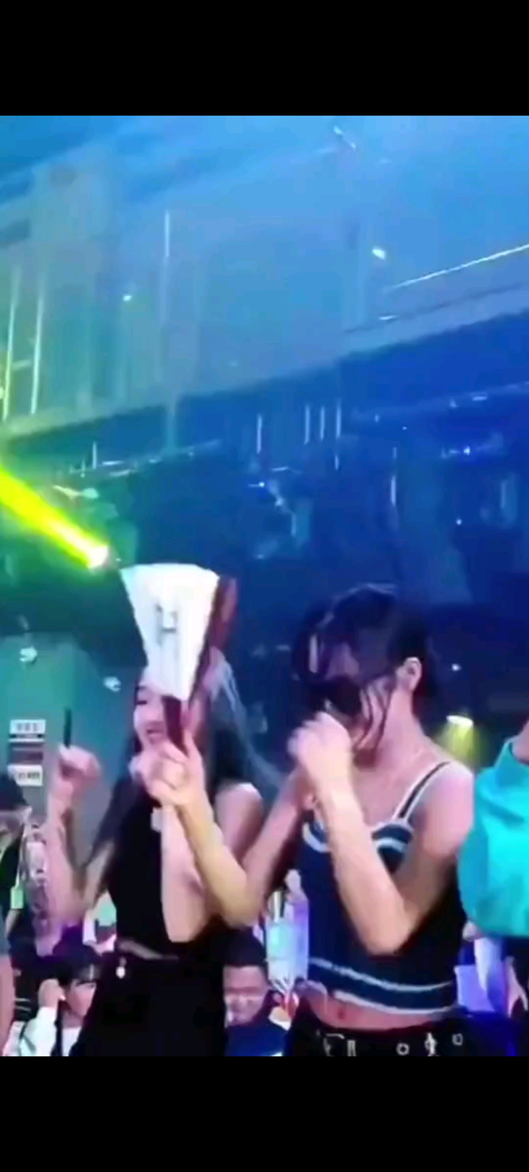 嗨.