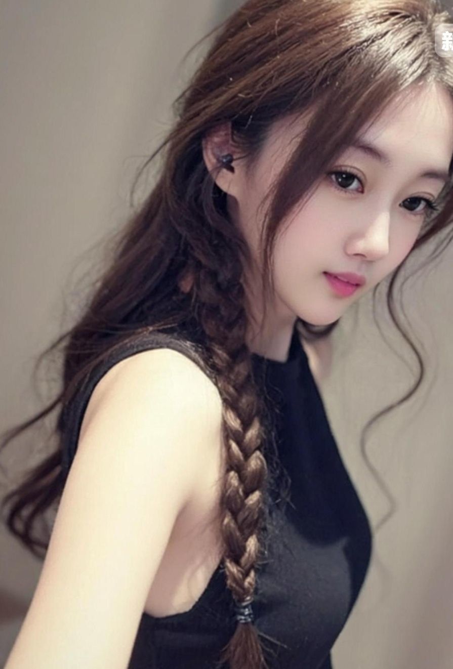 疯小鸭🍑愿有一束光主播图片