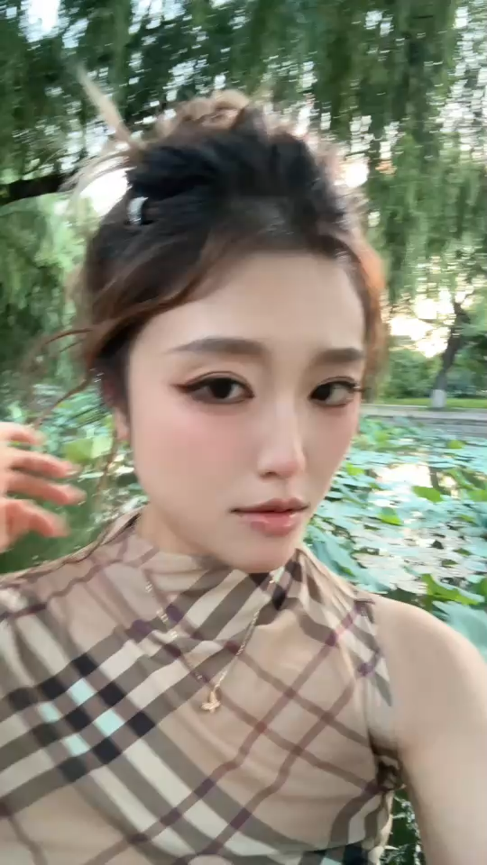 我不爱无聊人间  只