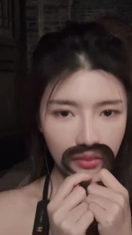 二两桃花醉今生的图片