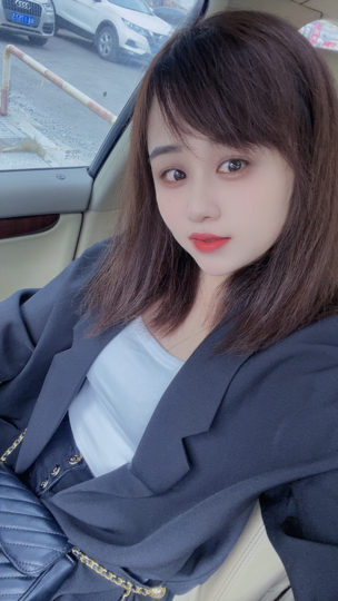 呦呦🌛.海报