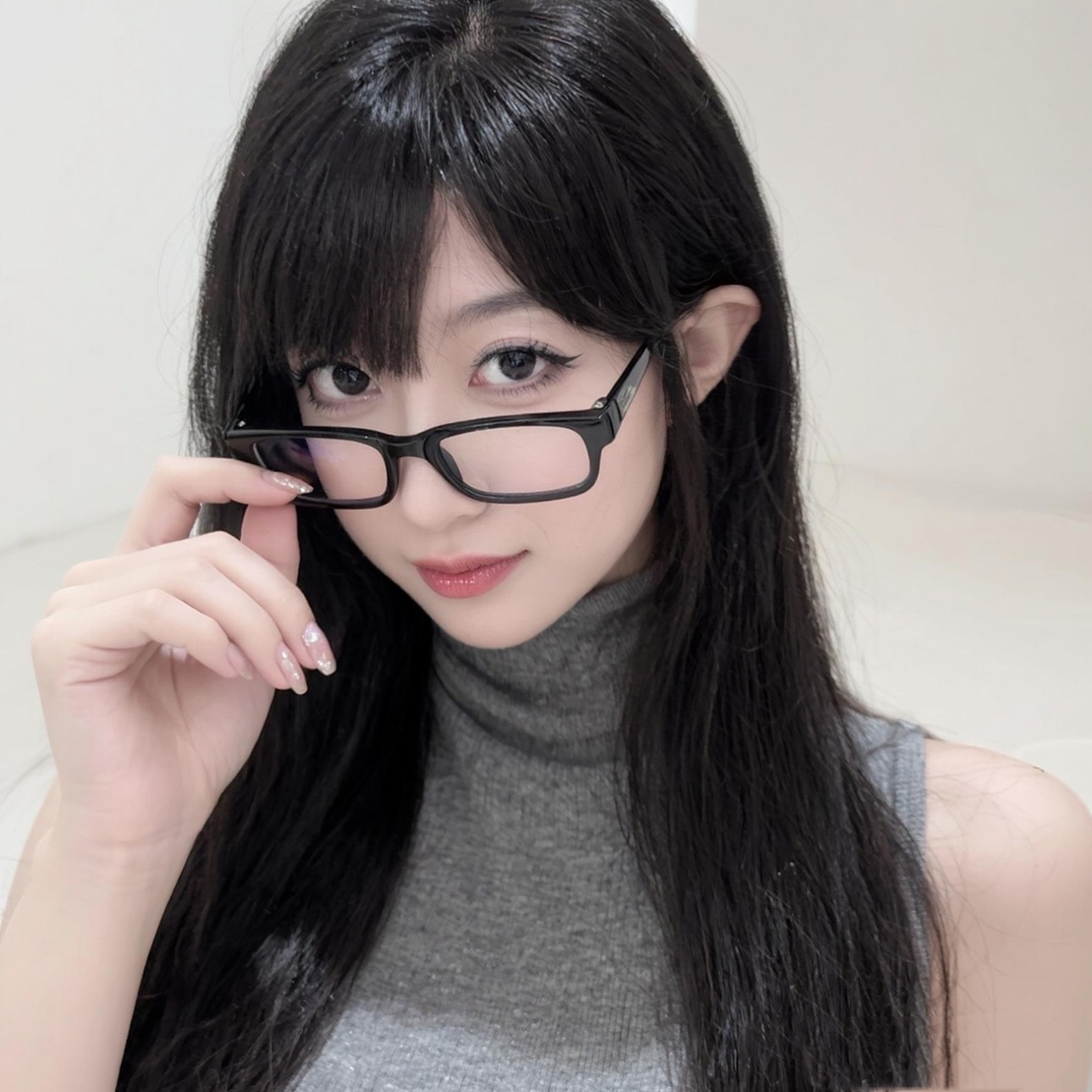 不看刘至的图片