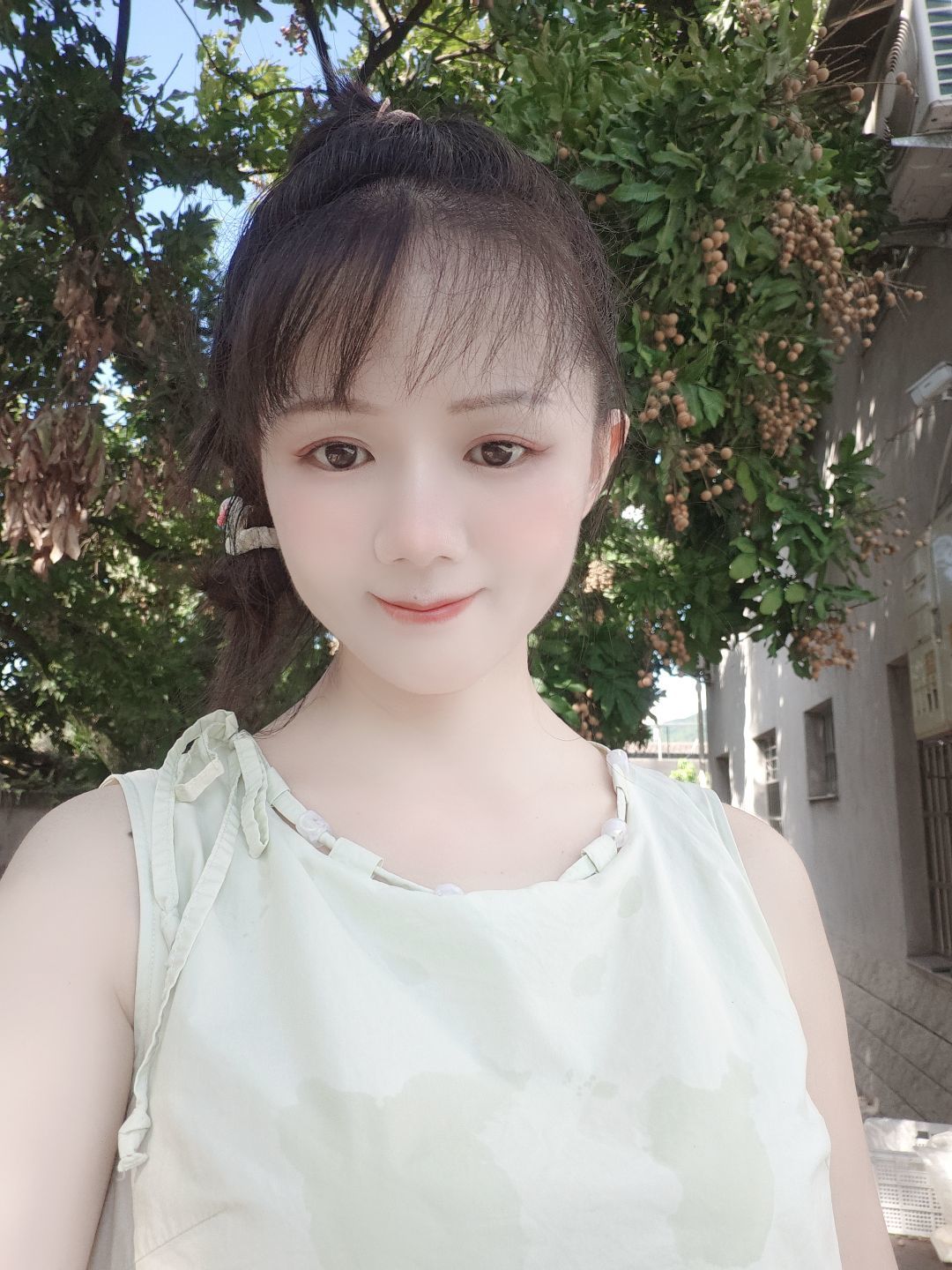莲心唱歌给你听的图片