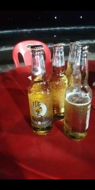 无聊睡不着来海边吹吹海风