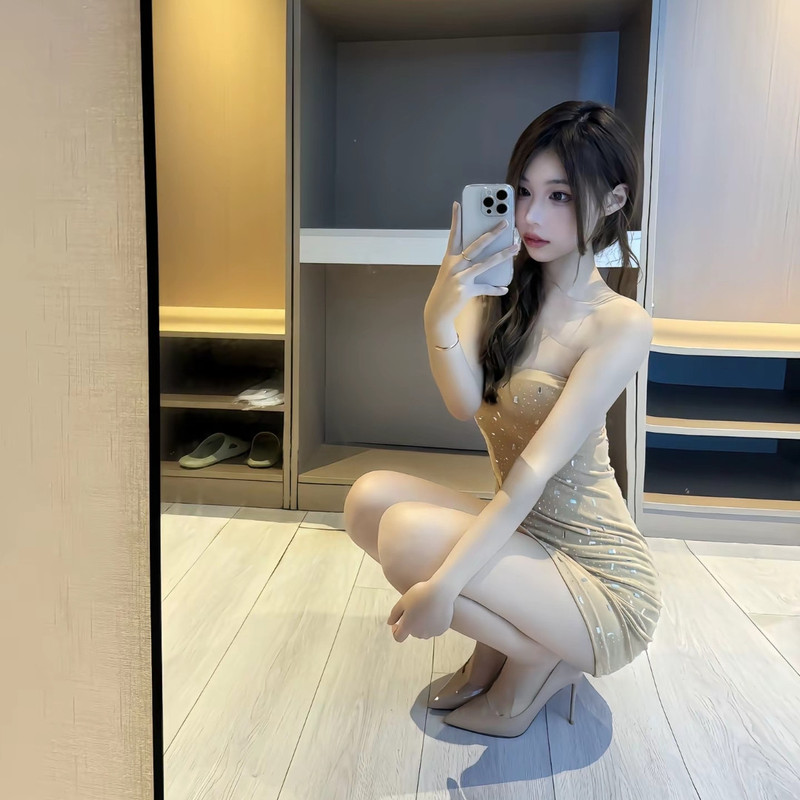 余小施