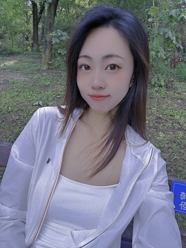 初雪🌞九月一薪一亿主播照片