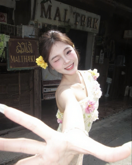 玫瑰7i海报