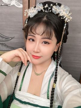 茶茶大吉大利主播照片