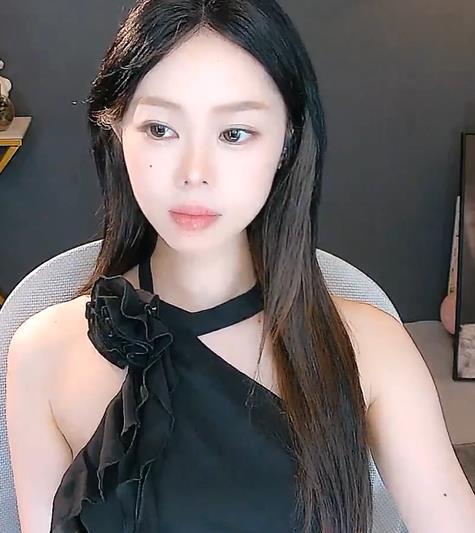 清香白莲纯情小郎君的图片