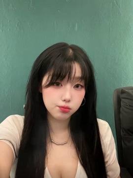 新人小露露的图片