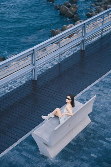 婷多金海报