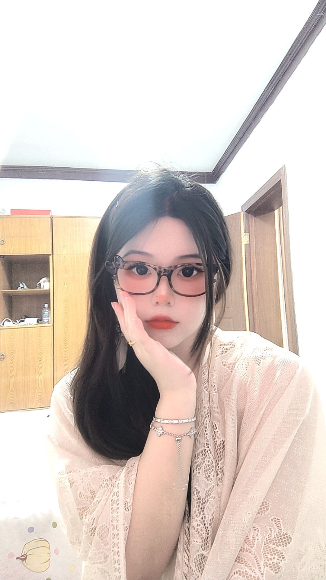 哈尼超社恐的主播照片